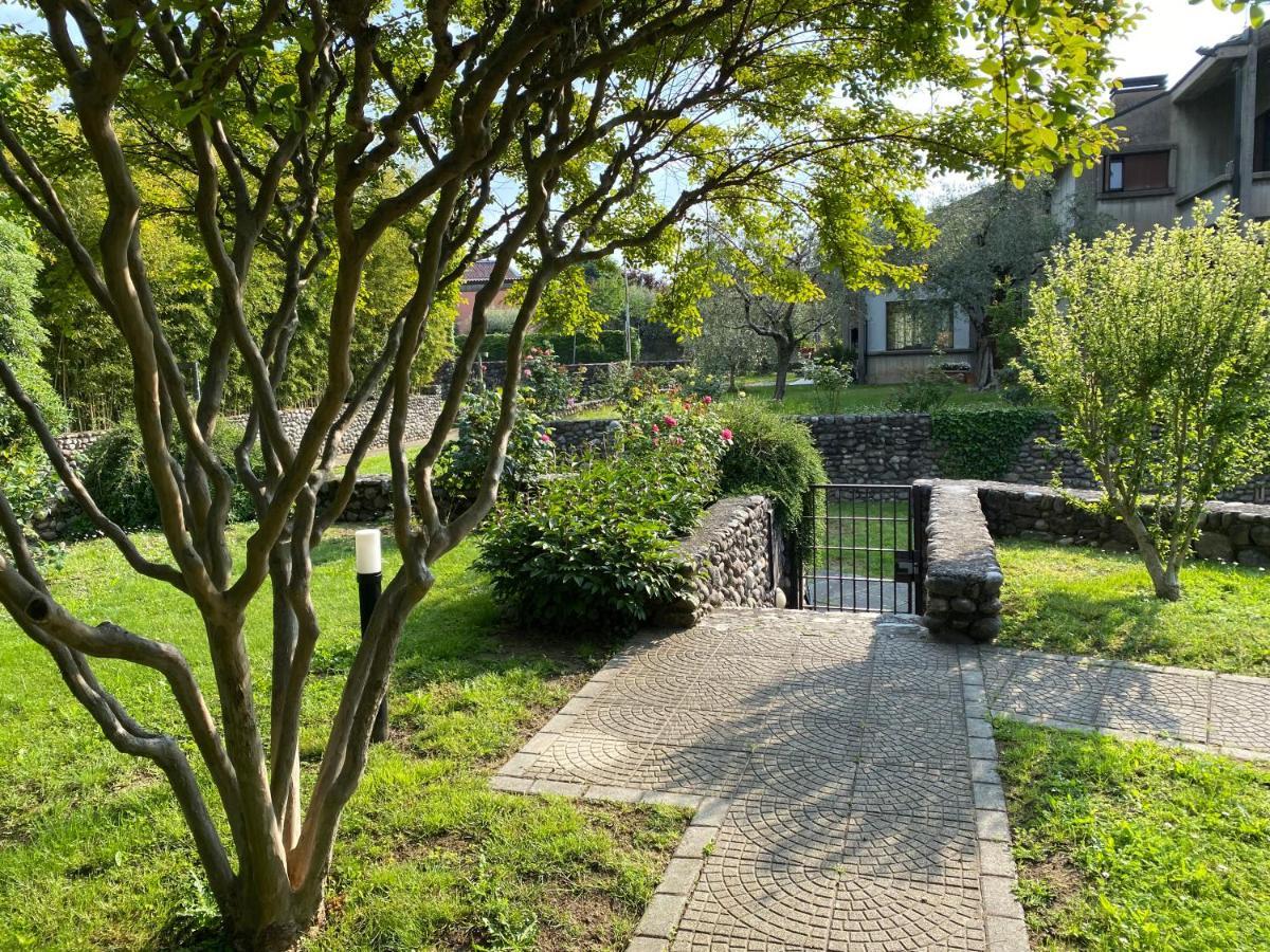 Holiday Home Punta D'Oro With Garden, Parking Place And Lake Access At 300 M Iseo Kültér fotó